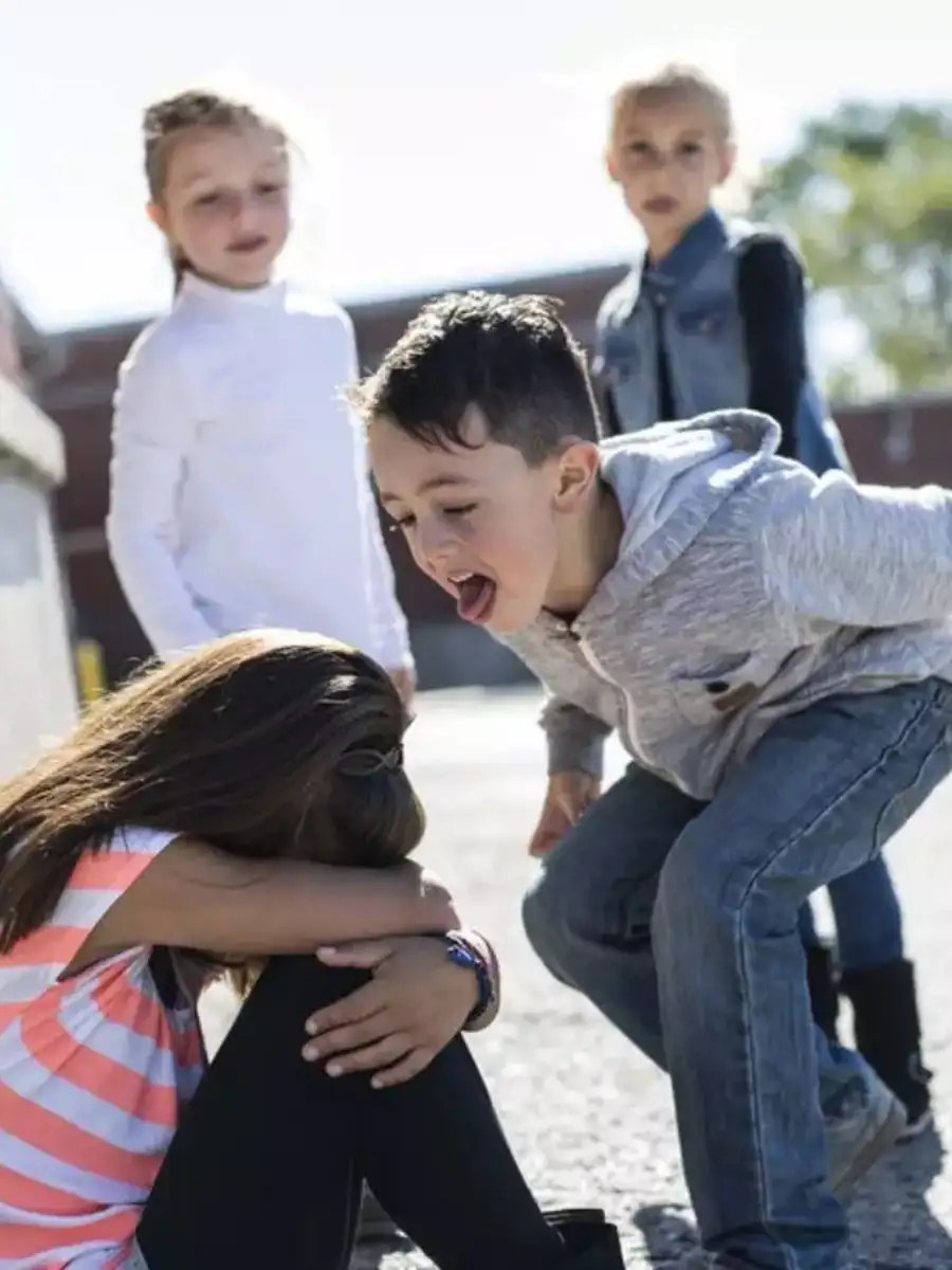 How to handle toddler tantrums in public पब्लिक में बच्‍चों को लगाते हैं डांटफटकार तो संभल