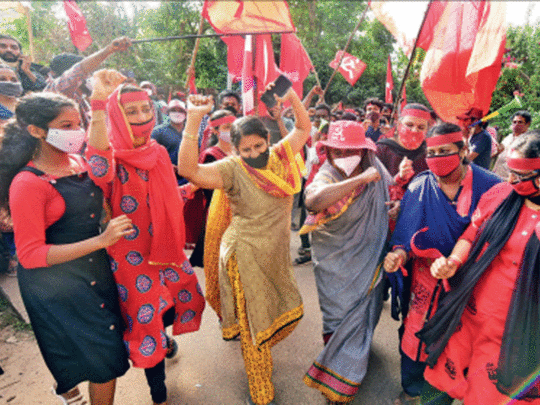 Kerala Local body election results: केरल निकाय में लहराया 'लाल झंडा',  बीजेपी को कहीं खुशी कहीं गम, जानें रिजल्ट के मायने - ldf makes sweeping  gains before 2021 congress weakened showed kerala