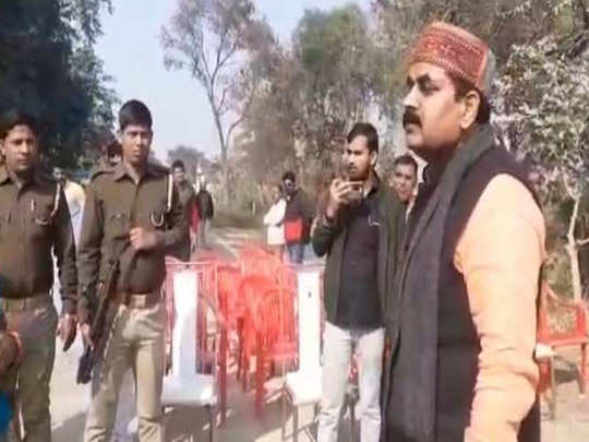 BJP MLA clash in Jaunpur: Jaunpur News: ना न्योता, ना शिलापट्ट में नाम...आ धमके बीजेपी MLA, अफसरों पर फूटा गुस्सा - bjp mla clash with officers in jaunpur after his name was