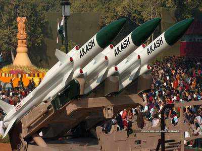 Defense Export India : आकाश मिसाइल सिस्टम के निर्यात की मिली मंजूरी, जानें डिफेंस एक्सपोर्ट की दुनिया में हम कहां 