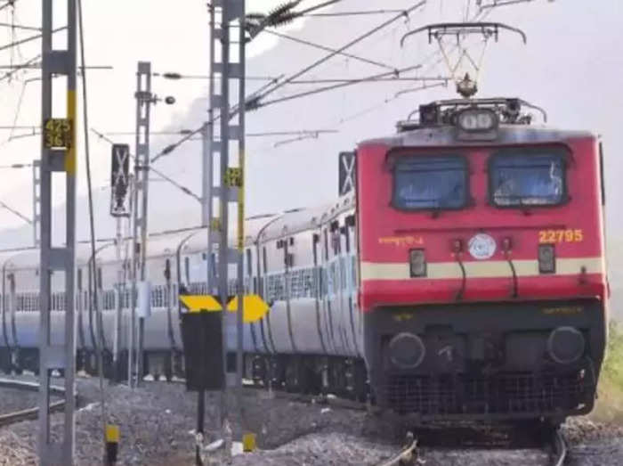 indian railways news: NE Railway: 3 पैसेंजर ट्रेनें एक्सप्रेस में बदलेंगी,  गोरखपुर-पाटलिपुत्र पहली ट्रेन, जानें शेड्यूल - ne railways gorakhpur  pataliputra passenger train will be ...