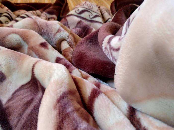 Blankets On Amazon : ठंड से बचने के लिए इस्तेमाल करें Warm Blankets, Republic Day Sale में मिल रही है छूट