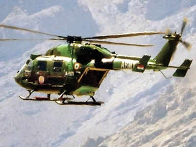 army helicopter crash : जम्मू-काश्मीरमध्ये लष्कराचं हेलिकॉप्टर कोसळलं; एका पायलटचा मृत्यू, एक जखमी 