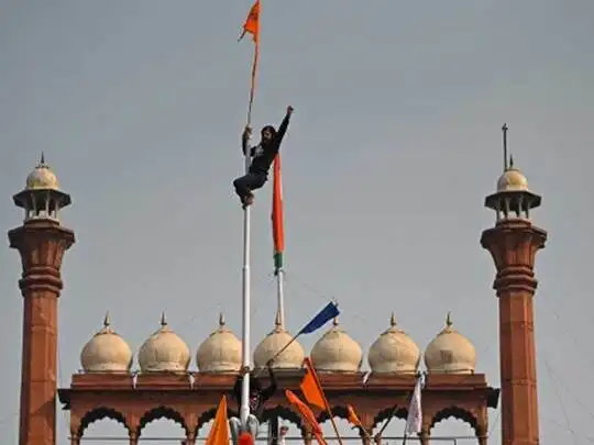 किसानों के रवैये की वजह से मचा बवाल