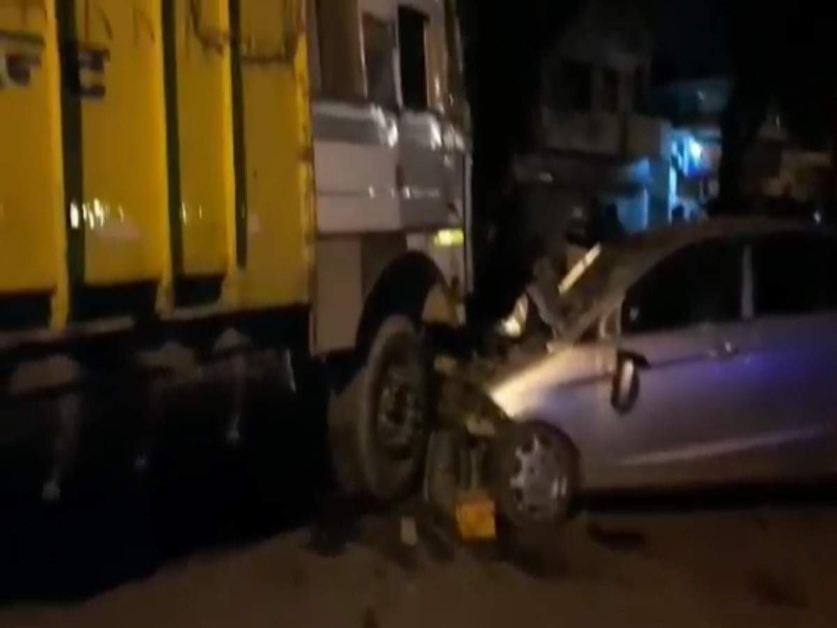 Jabalpur Accident News Jabalpur Der Raat Hua Dardnak Hadsa Truck Aur Car Ki Takkar Mein 1 Ki Maut 3 Ghayal Jabalpur द र र त ह आ दर दन क ह दस ट रक और क र क टक कर म 1