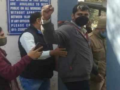 Kisan Andolan: पत्रकार मनदीप पूनिया को मिली जमानत, लाइव कवरेज के दौरान दिल्ली पुलिस ने किया था गिरफ्तार, पढ़िए क्या है पूरा मामला 