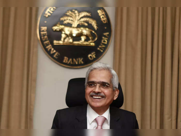 The Reserve Bank of India (RBI) Governor Shaktikanta Das arrives to attend a news conference after a monetary policy review in Mumbai