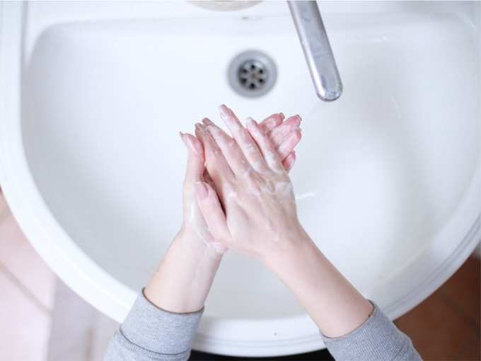 चेक करने से पहले हाथ न धुलना