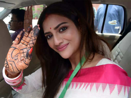 tmc mp nusrat jahan: tmc mp nusrat jahan said that muslims of bengal are  scared of coming bjp government नुसरत जहां बोलीं BJP सरकार आने को लेकर डरे  हुए हैं बंगाल के