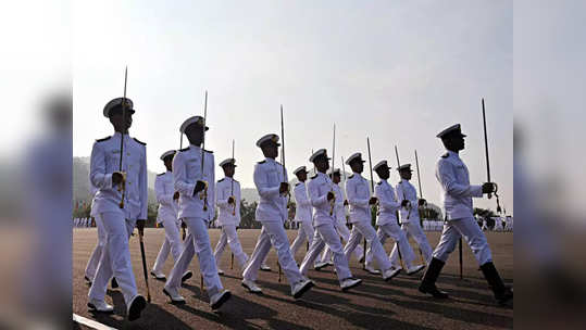 Indian Navy Vacancies: भारतीय नौदलात मेगाभरती; ५७ हजाारांपर्यंत मासिक वेतन