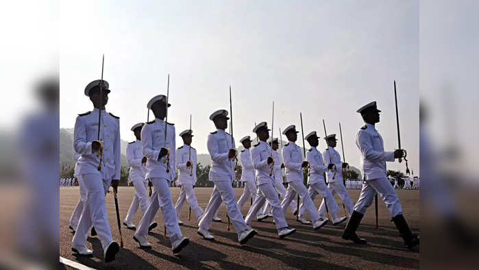 Indian Navy Vacancies: भारतीय नौदलात मेगाभरती; ५७ हजाारांपर्यंत मासिक वेतन