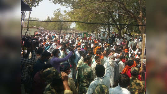 पोहरादेवी येथील शक्तिप्रदर्शन महागात पडले; महंतांसह १९ जणांना करोना