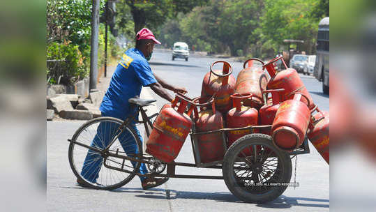 LPG Price Hike सिलिंडरने गाठला उच्चांकी स्तर ; दहा दिवसांत दुसऱ्यांदा गॅस सिलिंडर महागला