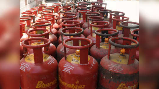 LPG Cylinder Price गॅस सिलिंडर गेला ८०० रुपयांवर ; चार दिवसात दुसऱ्यांदा झाली दरवाढ, सामन्यांच्या खिशाला बसणार चाट