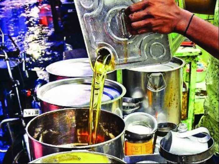 Edible oil: Rising prices of edible oils spoil kitchen budget: बढ़ रहे दाम  ने बिगाड़ा रसोई का बजट - Navbharat Times