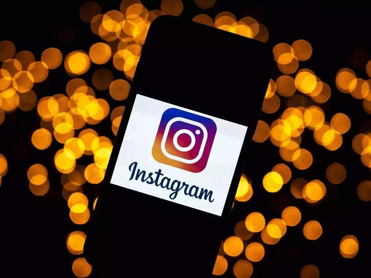 How To Stay Safe And Secure On Instagram Instagram पर इन 8 आस न तर क स लड क य अपन अक उ ट क रख स फ और स क य र Navbharat Times