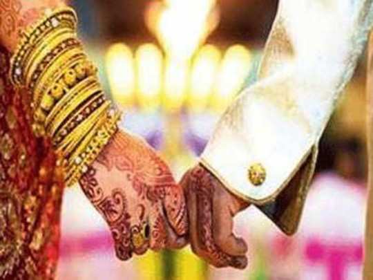 seven grooms wedding fixed in same house and all arrived with a wedding procession in bhopal