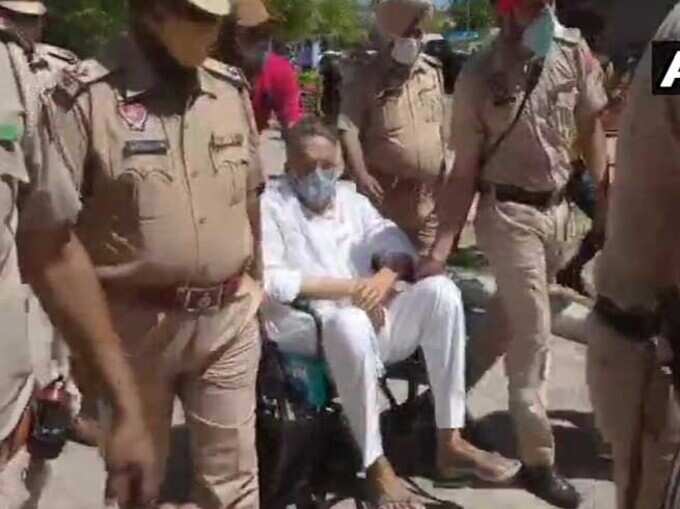Mukhtar Ansari on Wheelchair Mukhtar Ansari on Wheelchair