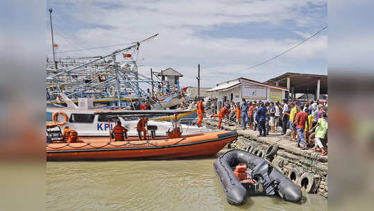 मालवाहू जहाजाला मासेमारी करणाऱ्या नौकेची धडक; १७ जण बेपत्ता