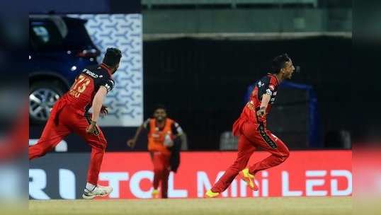 IPL 2021 : फक्त एक धाव देऊन तीन विकेट्स मिळवल्या अन् या युवा खेळाडूंने आरसीबीसाठी सामना फिरवला