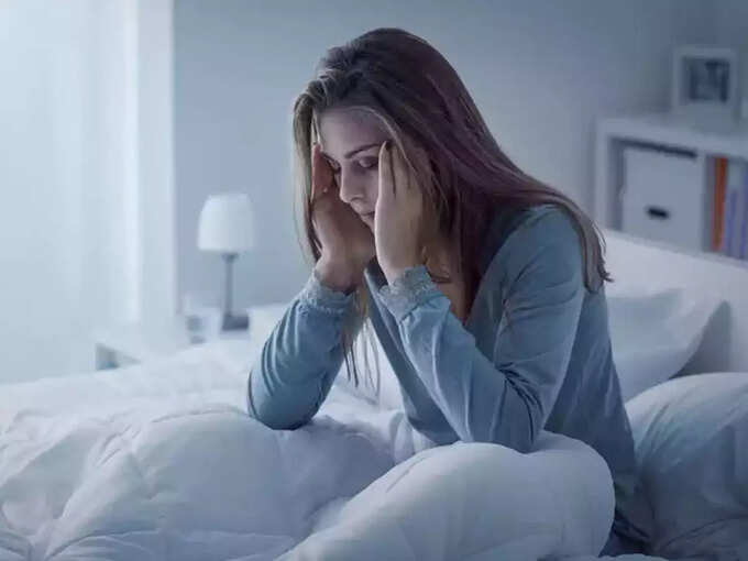 irregular periods symptoms: ஹார்மோன் பிரச்சினை, உணவு தவிர வேறு என்ன பழக்கமெல்லாம் ஒழுங்கற்ற மாதவிடாய்ககு காரணம்... - 5 ways in which your lifestyle is responsible for irregular periods in tamil 7 samayam tamil Tamil News Spot
