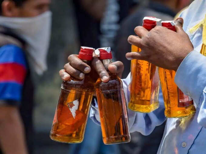 irregular periods symptoms: ஹார்மோன் பிரச்சினை, உணவு தவிர வேறு என்ன பழக்கமெல்லாம் ஒழுங்கற்ற மாதவிடாய்ககு காரணம்... - 5 ways in which your lifestyle is responsible for irregular periods in tamil 5 samayam tamil Tamil News Spot