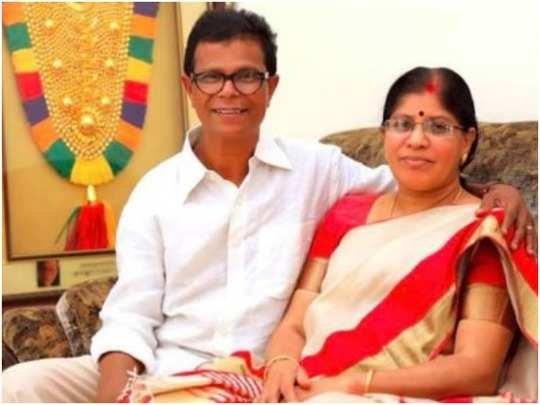 indrans family: &#39;പെണ്ണ് കാണാൻ പോയ ദിവസം എന്നെ ഭാര്യ കണ്ടിട്ടില്ല&#39;; മനസ്സ്  തുറന്ന് ഇന്ദ്രൻസ് - actor indrans opens up about his family and wife  shantakumari | Samayam Malayalam