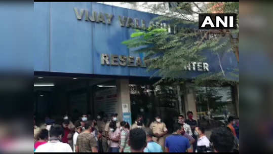 Virar Covid Hospital Fire Live Updates: विरार हॉस्पिटल आग; एकनाथ शिंदे घटनास्थळी पोहोचताच मृतांच्या नातेवाईकांनी घेरलं!