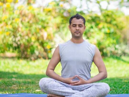 how to improve oxygen levels with covid: How To Improve Oxygen Level: घर बैठे इन 5 तरीकों से बढ़ाएंं अपना ऑक्सीजन लेवल, नहीं पड़ेगी अस्पताल जाने की जरूरत - easy tricks to