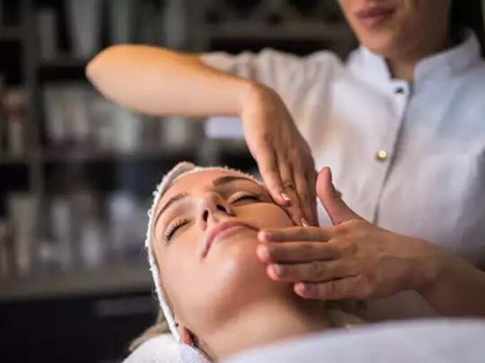 how to use fruits for healthy skin: செம அழகா இருக்கீங்கன்னு சொல்லணுமா? இந்த பழங்களை சாப்பிடுங்க! பேக் போடுங்க! ஆண்களும் தாங்க! - the benefits of these fruits on health as well as for glowing skin 11 samayam tamil Tamil News Spot