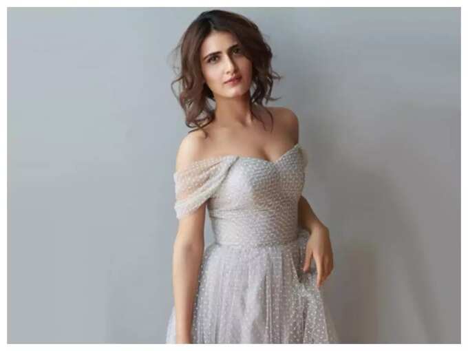 Fatima Sana Shaikh: நான் அறைந்தேன், அவன் என்னை குத்தினான், மயங்கிட்டேன்: கமல் 'மகள்' திடுக் தகவல் - when fatima sana shaikh confronted a stalker 4 samayam tamil Tamil News Spot