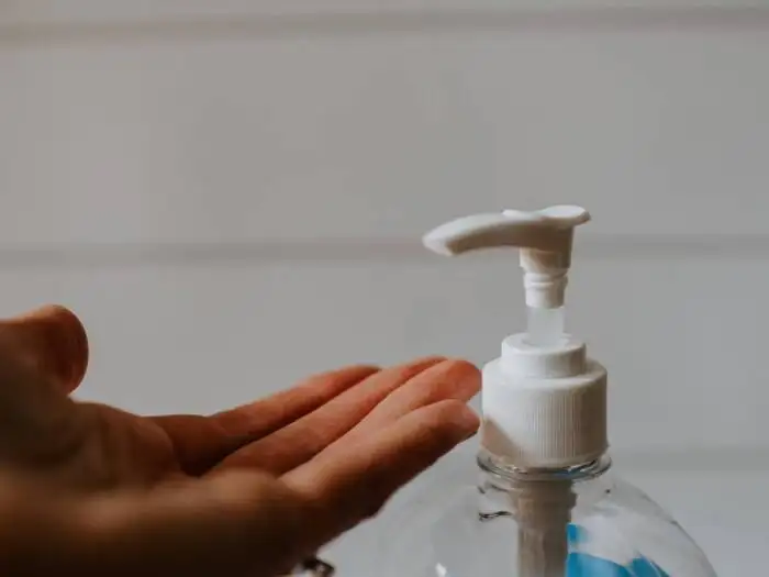 hand sanitizer: Hand Sanitizer: सुरक्षा होगी अब और भी सस्ती इस्तेमाल करें  ये बेस्ट Hand Sanitizer - try these cheap and best hand sanitizer for your  safety and fitness-fea-ture | Navbharat Times