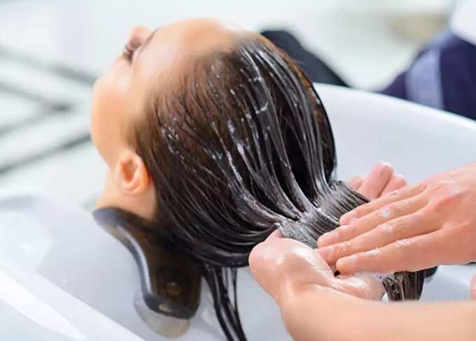 healthy and long hair tips: தினமும் தலைக்கு குளிச்சா கூந்தல் நீளமா வளருமா ? அவசியம் தெரிஞ்சுக்கங்க! - tips to follow to get healthy and long hair 5 samayam tamil Tamil News Spot
