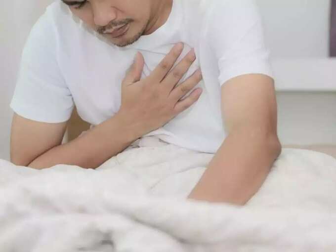 Coronavirus and Pneumonia: கொரோனா நோயாளிகளுக்கு நிமோனியா, அறிகுறிகள், ஆபத்துகள், தீர்வுகள், தவிர்க்கும் வழிமுறைகள்! - does pneumonia attack for covid tested positive people 5 samayam tamil Tamil News Spot