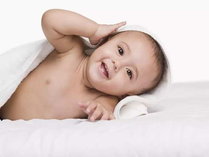 how do treat ear infection for babies: குழந்தைக்கு காது வலியா விரைவாக குறைய தாமதிக்காமல் இந்த கைவைத்தியம் செய்யுங்கள்! - natural remedies to control ear infection in kids 6 samayam tamil Tamil News Spot