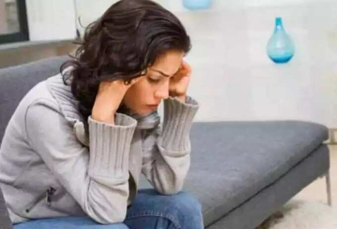 how to reduce hormonal hair loss: முடி அதிகமா உதிர காரணமான ஹார்மோன்கள்! இது எப்போது வரும், எப்படி தவிர்ப்பது? பெண்கள் ப்ளீஸ் - what are the hormones that causes hair loss in women 6 samayam tamil Tamil News Spot