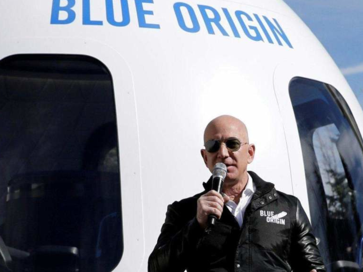 Jeff Bezos: Amazon के जेफ बेसोज अंतरिक्ष की सैर पर जाएंगे, साथ जाएंगे ये दो  शख्स, जानिए कौन से ये खुशनसीब - jeff bezos will go to space trip in blue  origin