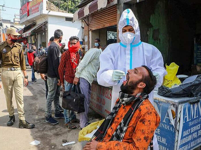 delhi corona cases: delhi corona case rises amid relaxation, positivity  rate also increases: दिल्‍ली में 24 घंटे में बढ़े कोरोना के नए मामले, सामने  आए 316 केस, 41 लोगों की मौत - Navbharat Times