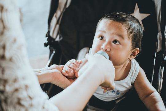artificial mother&#39;s breast milk: செயற்கை முறையில் தாய்பாலை தயாரிக்க  முடியும்... சாதித்து காட்டிய ஸ்டாட் அப் - israel start up company biomilk  prepared breast milk will be available in three ...