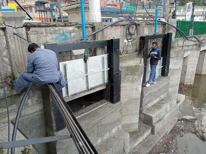 Nainital News: Electronic gate installed in Naini lake, there will be no overflow problem during rainy season Nainital News: Electronic gate installed in Naini lake, there will be no overflow problem during rainy season