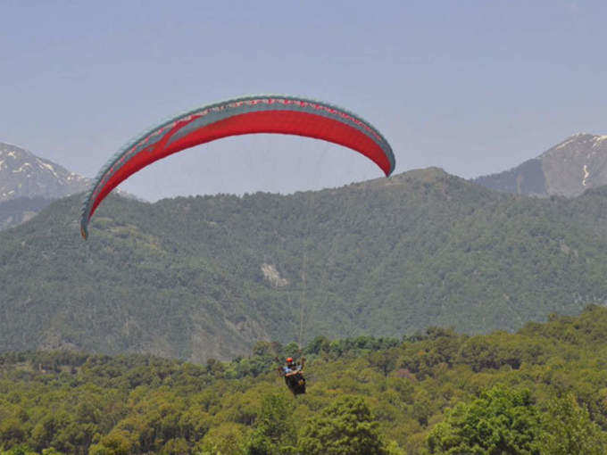 places for paragliding in india: भारत की इन 5 खूबसूरत जगहों पर भी लें  पैराग्लाइडिंग का मजा, कुछ नया करने का शौक होगा यहां पूरा - Navbharat Times