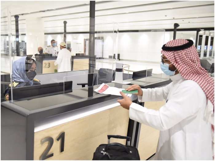 Bahrain bans new work permits for people from red list countries