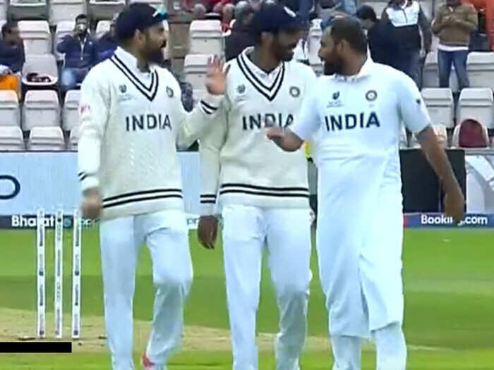 wtc final: mohammed shami wraps a towel while on field fans post fabulous reactions wtc final: mohammed shami wraps a towel while on field fans post fabulous reactions