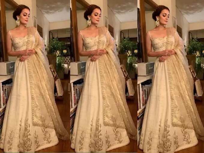 dia mirza hot and bold look: बोल्ड अन् आकर्षक लेहंग्यामध्ये दिसली दिया मिर्झा, अभिनेत्रीची मादक अदा व हॉटनेस पाहून सारेच झाले हैराण - dia mirza looks hot and glamorous in a lehenga designed by fashion designer anita dongre