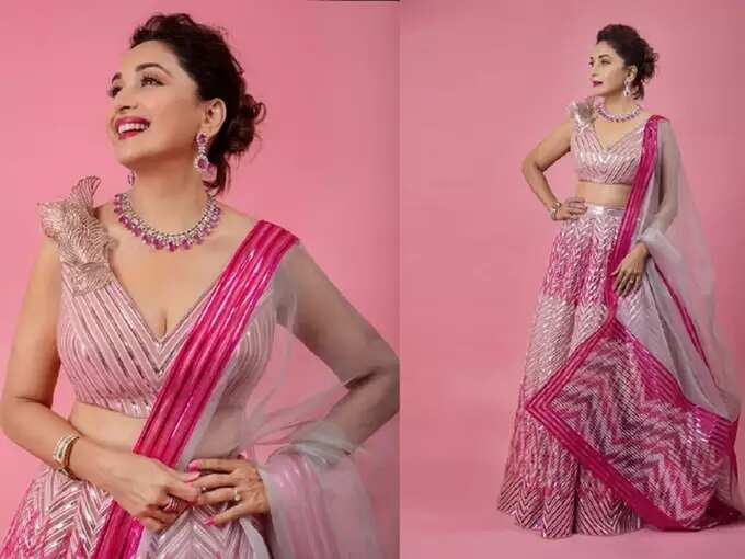 Madhuri Dixit Hot and Bold Lehenga Look: माधुरी दीक्षितने परिधान केला बोल्ड डिझाइनर ब्लाउज, तिच्यासमोर करीना कपूरचा हॉट लुकही दिसेल फिका - actress madhuri dixit stunning look in black white colour tie and dye lehenga with embroidered jacket blouse