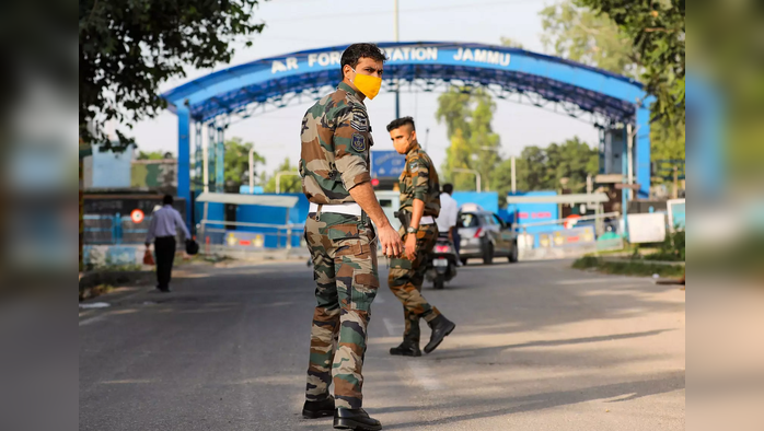 जम्मूत सैन्य तळाजवळ पुन्हा घोंघावताना दिसले दोन ड्रोन, गोळीबारानंतर गायब 