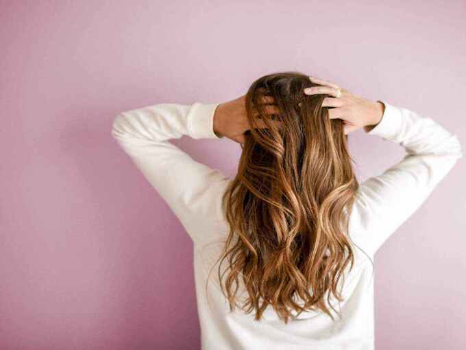 tips for hair growth and volume: எந்த கெமிக்கலும் இல்லாம இயற்கையா எப்படி பராமரித்தா முடி நீளமாவும் அடர்த்தியாவும் வளரும்... 3 samayam tamil Tamil News Spot