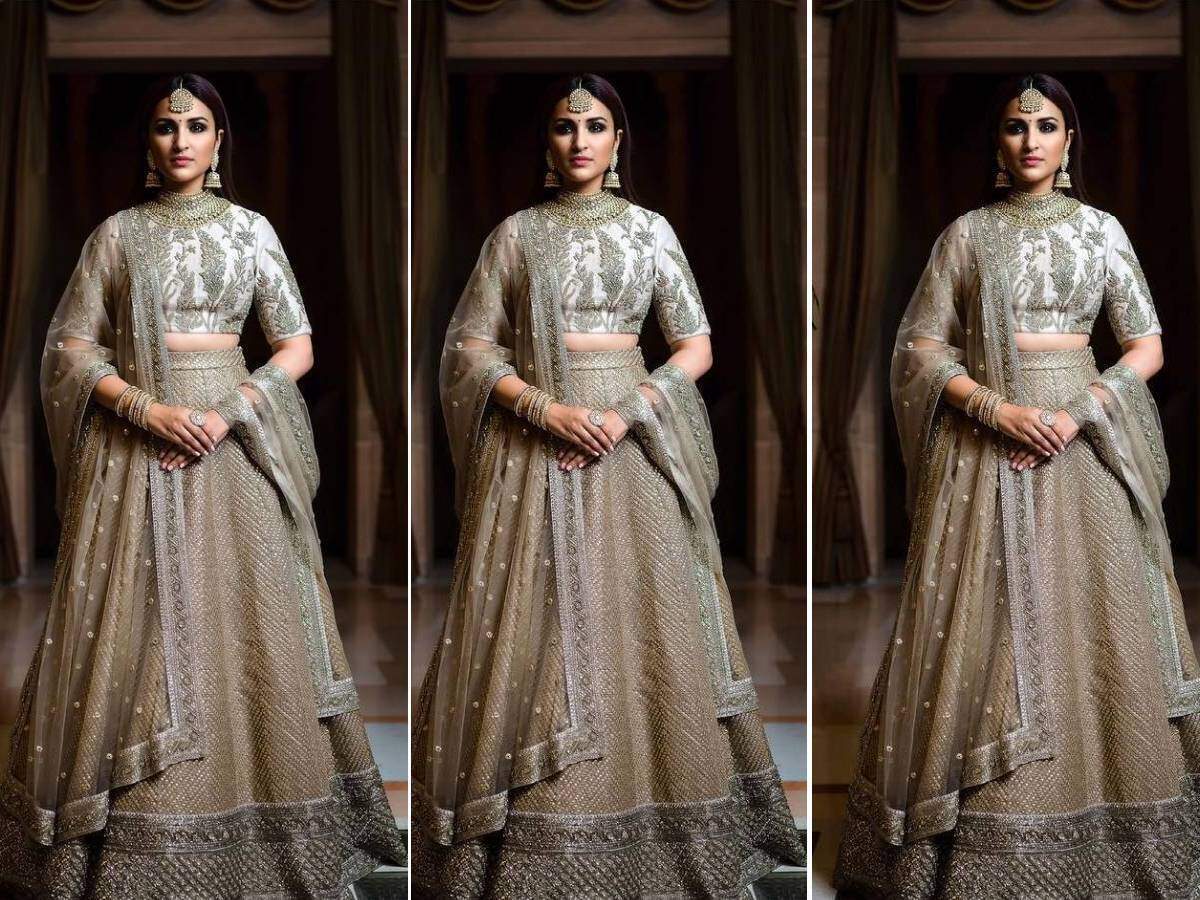 Parineeti Chopra Priyanka Chopra Wedding Look श द क फ क शन थ प र य क च पड क ल क न पर ण त क ह ट अवत र क त ड त रह व द श जनत Navbharat Times