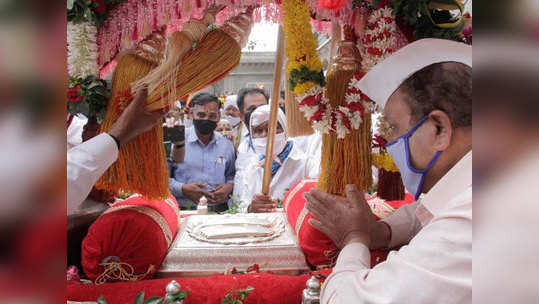 Tukaram Maharaj Palkhi Prasthan: तुकाराम महाराजांच्या पालखीचे प्रस्थान; गर्दी नव्हती तरीही...