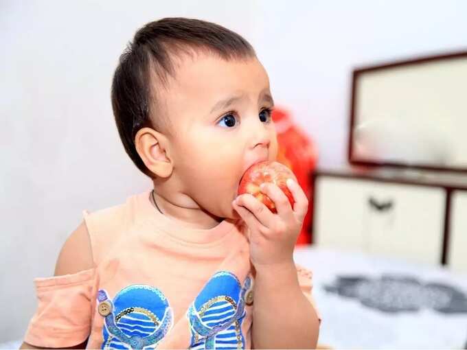 1 year baby diet: १ वर्षाच्या मुलांना आठवडाभर द्या ‘हे’ खास खाद्यपदार्थ, उंची व वजन वाढीला लागणार नाही ब्रेक